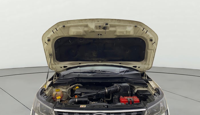 2019 Mahindra XUV300 W8 1.2 PETROL, Petrol, Manual, 82,081 km, Open Bonet