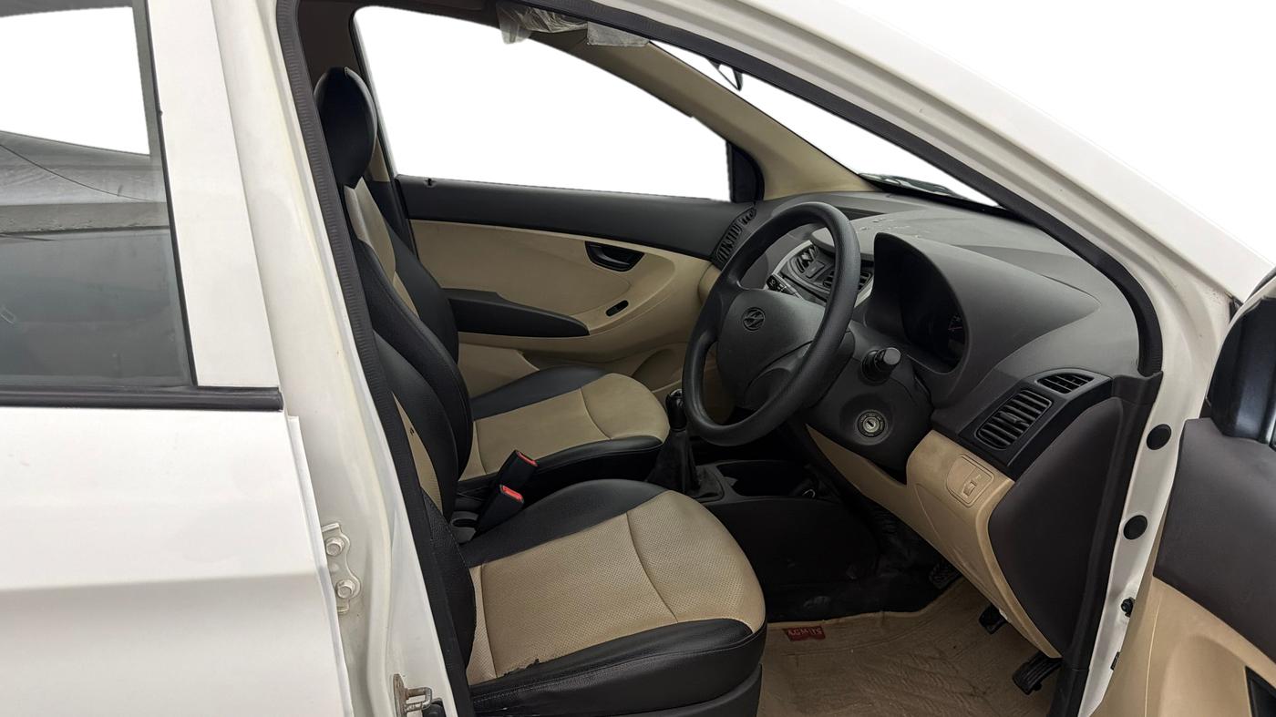 2016 Hyundai Eon ERA +, Petrol, Manual, 25,803 km, Right Side Front Door Cabin