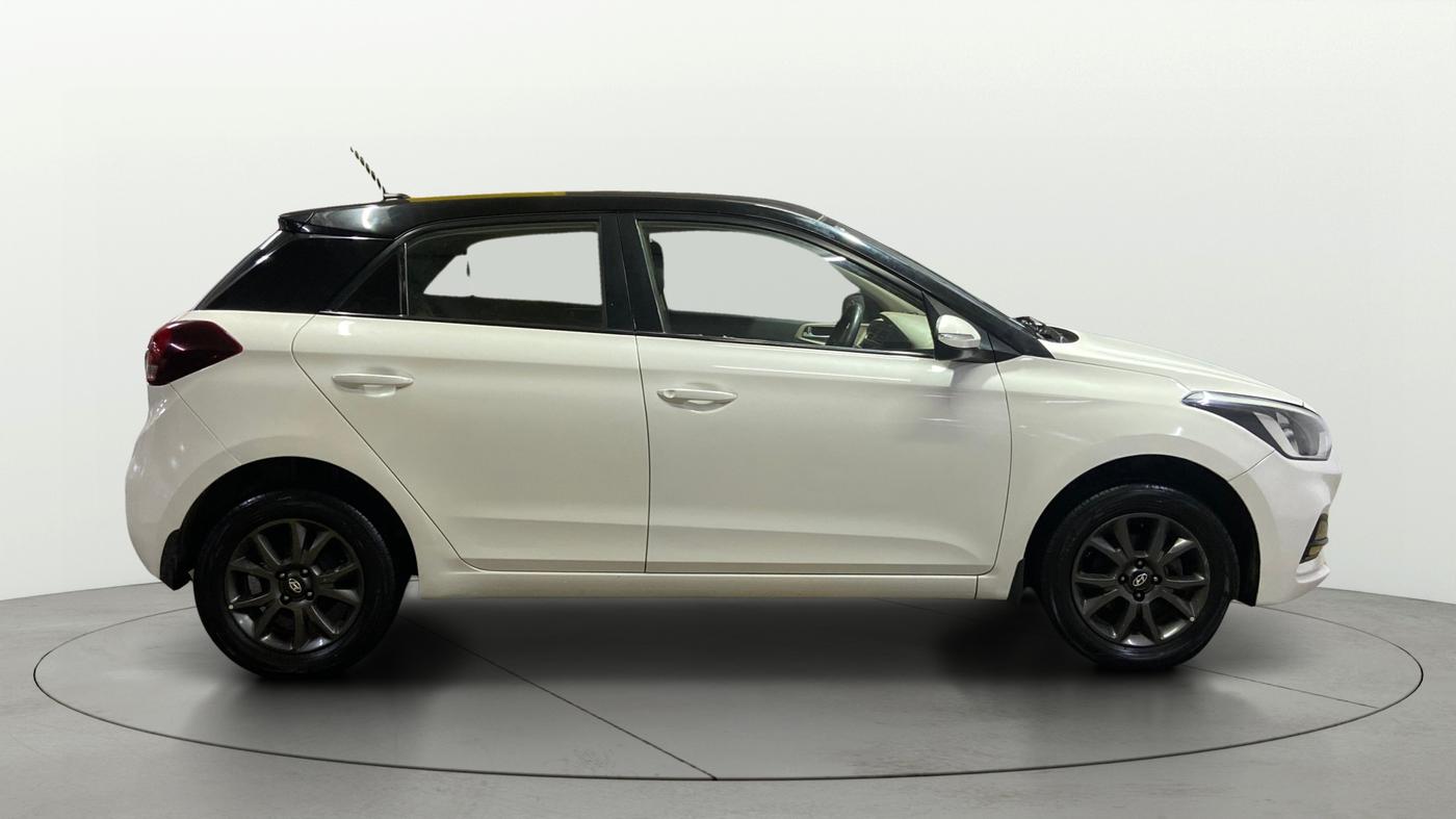 2018 Hyundai Elite i20 ASTA 1.2  CVT, Petrol, Automatic, 1,03,582 km, Right Side View