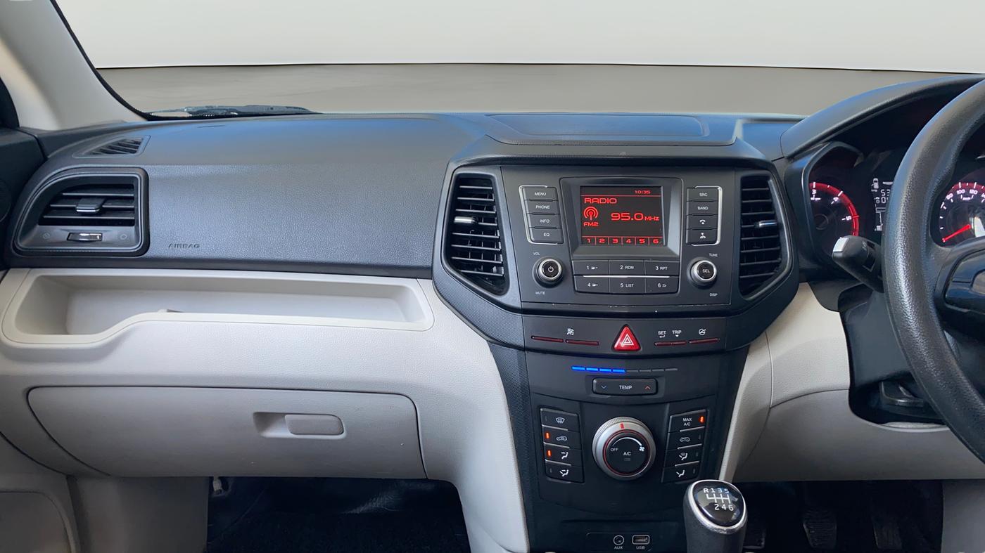 2019 Mahindra XUV300 W4 1.5 DIESEL, Diesel, Manual, 56,364 km, Air Conditioner