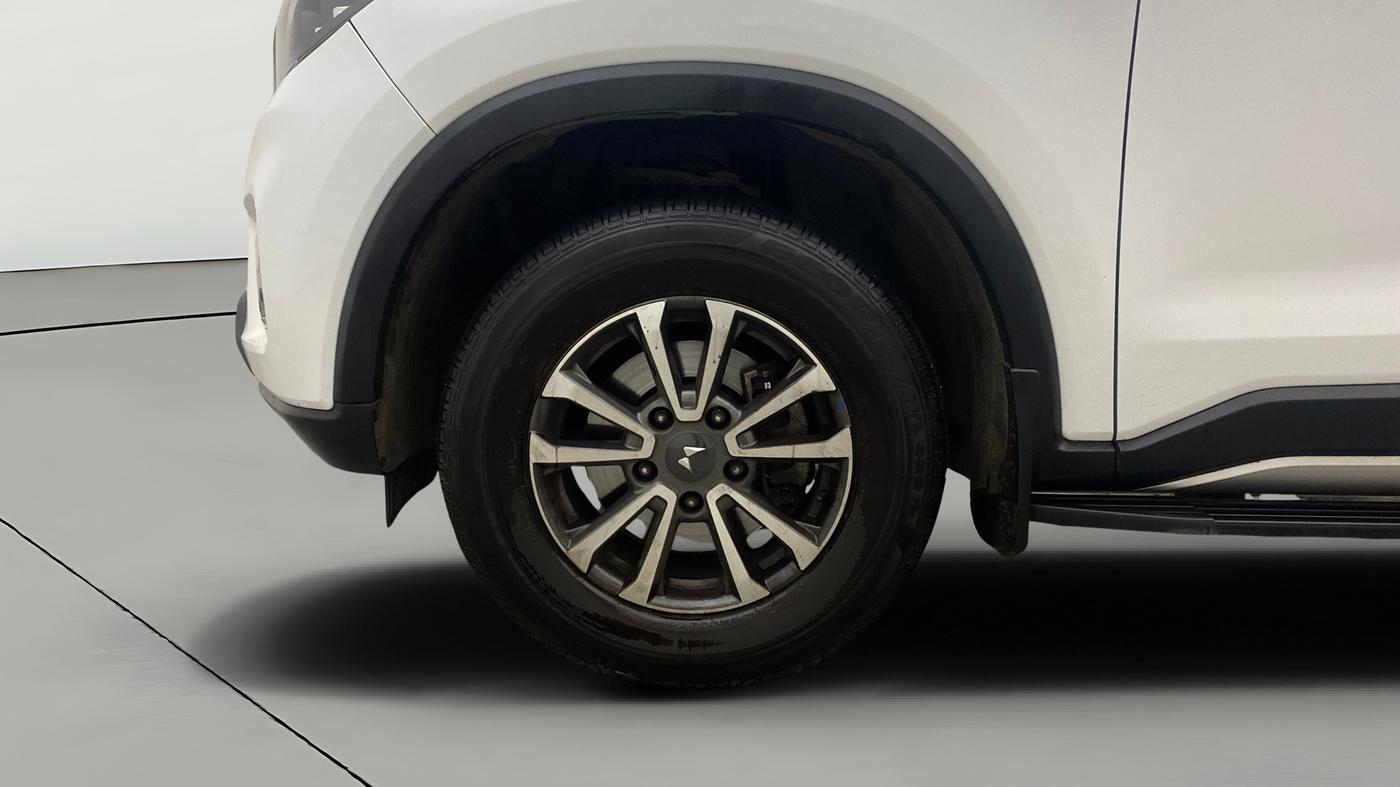 2025 Mahindra SCORPIO-N N Z8 S Petrol AT, Petrol, Automatic, 8,772 km, Left Front Wheel
