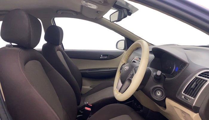 2014 Hyundai i20 SPORTZ 1.4 AT, Petrol, Automatic, 36,575 km, Right Side Front Door Cabin