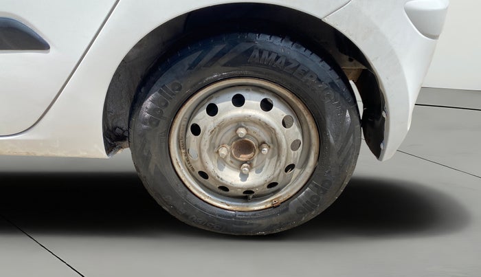 2016 Hyundai i10 MAGNA 1.1, CNG, Manual, 1,47,098 km, Left Rear Wheel