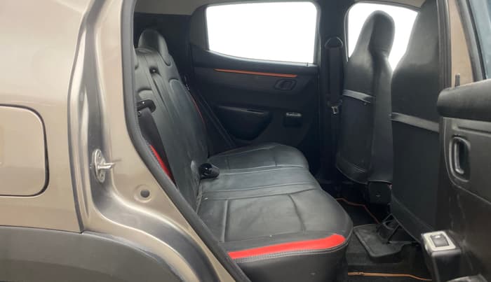2018 Renault Kwid CLIMBER 1.0 AMT, Petrol, Automatic, 38,102 km, Right Side Rear Door Cabin