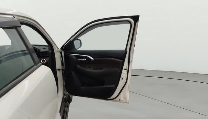 2023 Maruti Grand Vitara DELTA CNG, CNG, Manual, 40,272 km, RHS Front Door