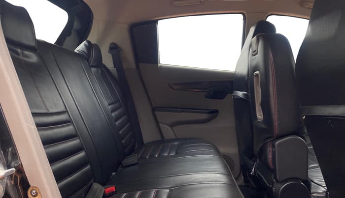 2016 Mahindra Kuv100 K4 PLUS 6 STR, Petrol, Manual, 65,758 km, Right Side Rear Door Cabin
