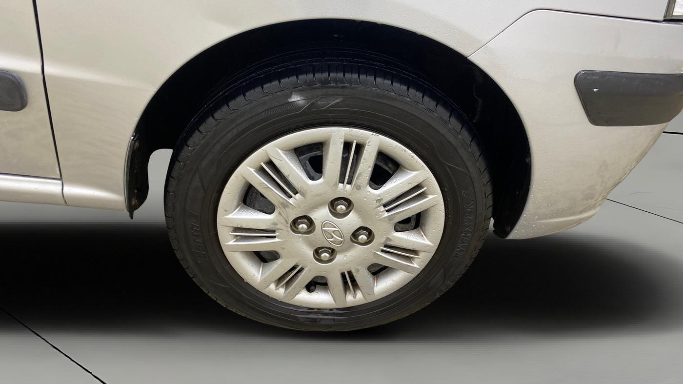 2014 Hyundai Santro Xing GLS PLUS AUDIO, Petrol, Manual, 82,584 km, Right Front Wheel