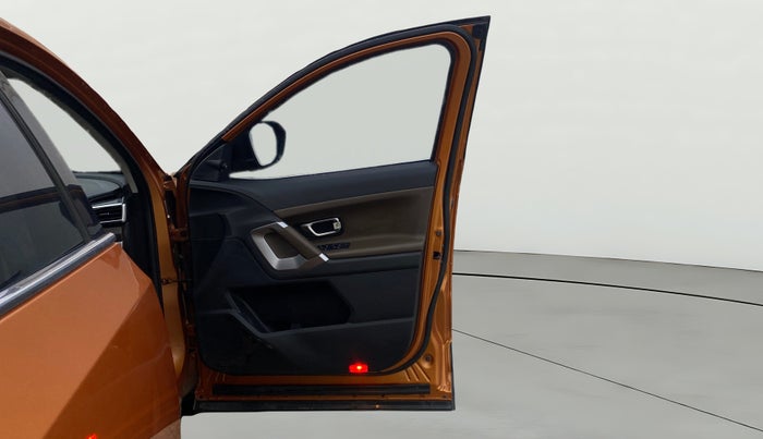 2019 Tata Harrier XZ 2.0L, Diesel, Manual, 61,983 km, RHS Front Door