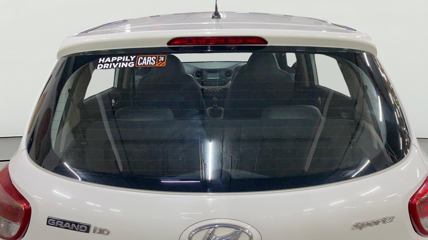 2017 Hyundai Grand i10 SPORTZ 1.2 KAPPA VTVT, Petrol, Manual, 17,970 km, Rear Windshield