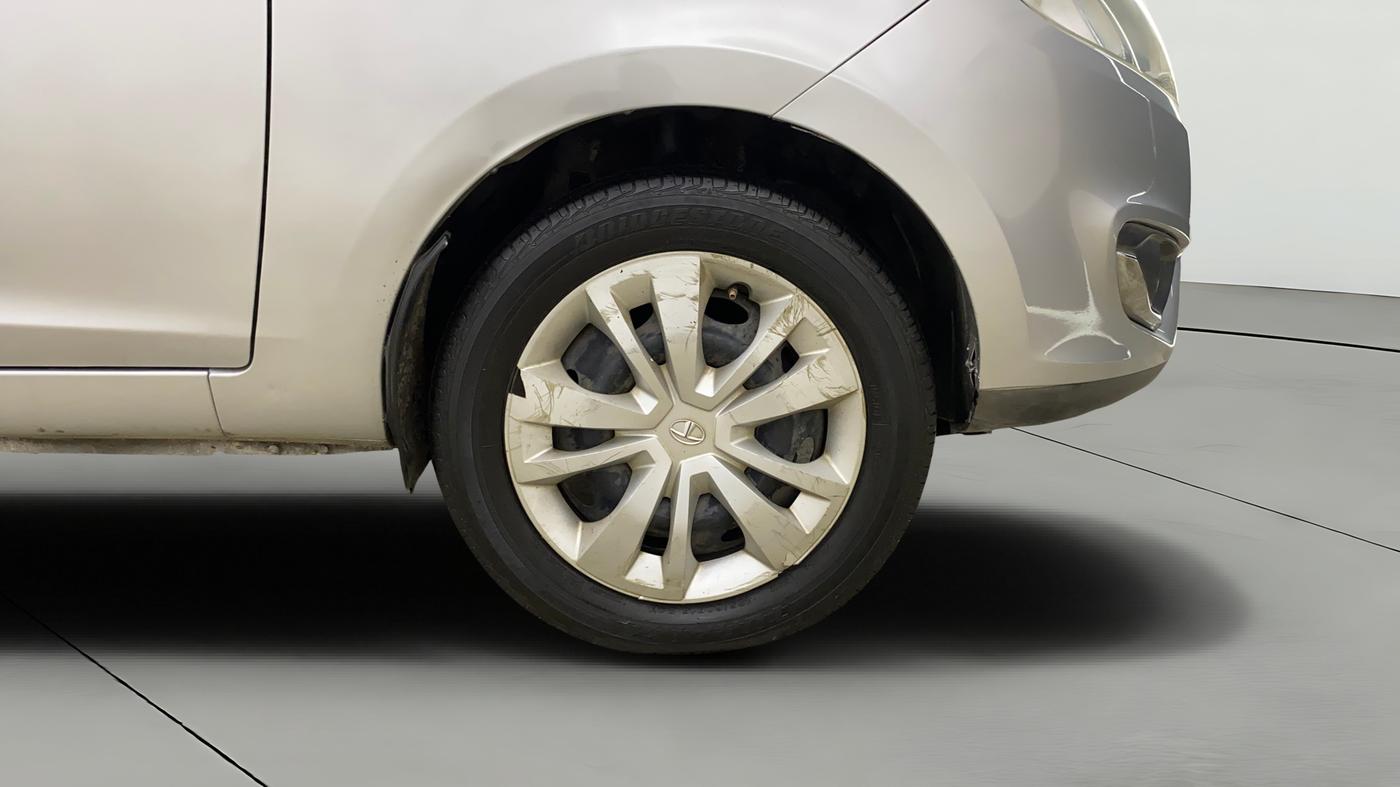 2016 Tata Zest XM PETROL, Petrol, Manual, 60,688 km, Right Front Wheel