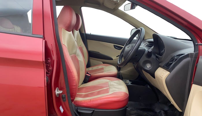 2017 Hyundai Eon MAGNA +, Petrol, Manual, 1,07,046 km, Right Side Front Door Cabin