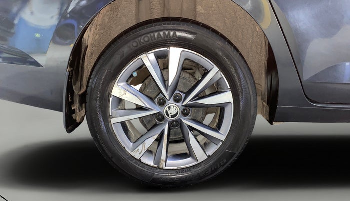 2022 Skoda SLAVIA STYLE 1.0L TSI AT, Petrol, Automatic, 28,140 km, Right Rear Wheel