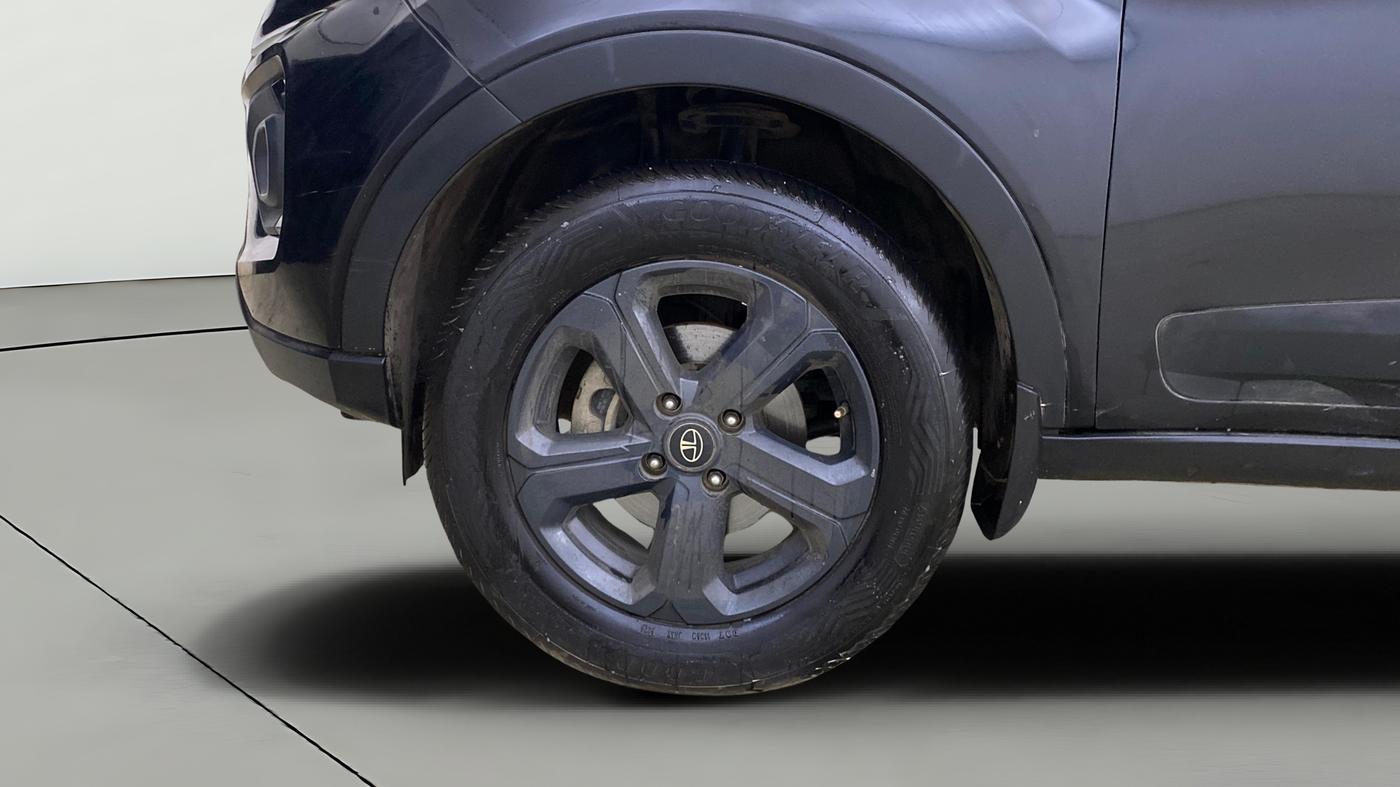 2022 Tata NEXON XZA PLUS PETROL DARK EDITION, Petrol, Automatic, 63,739 km, Left Front Wheel