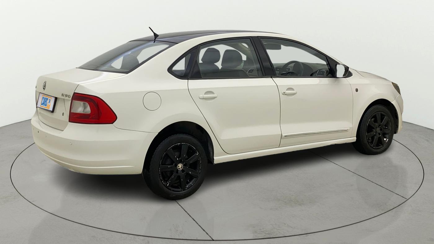 2013 Skoda Rapid AMBITION 1.6 MPI MT PLUS, Petrol, Manual, 83,954 km, Right Back Diagonal