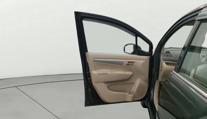 2017 Maruti Ertiga VXI CNG, CNG, Manual, 68,349 km, LHS Front Door