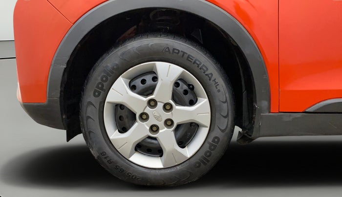 2019 Mahindra XUV300 W6 1.2 PETROL, Petrol, Manual, 86,895 km, Left Front Wheel
