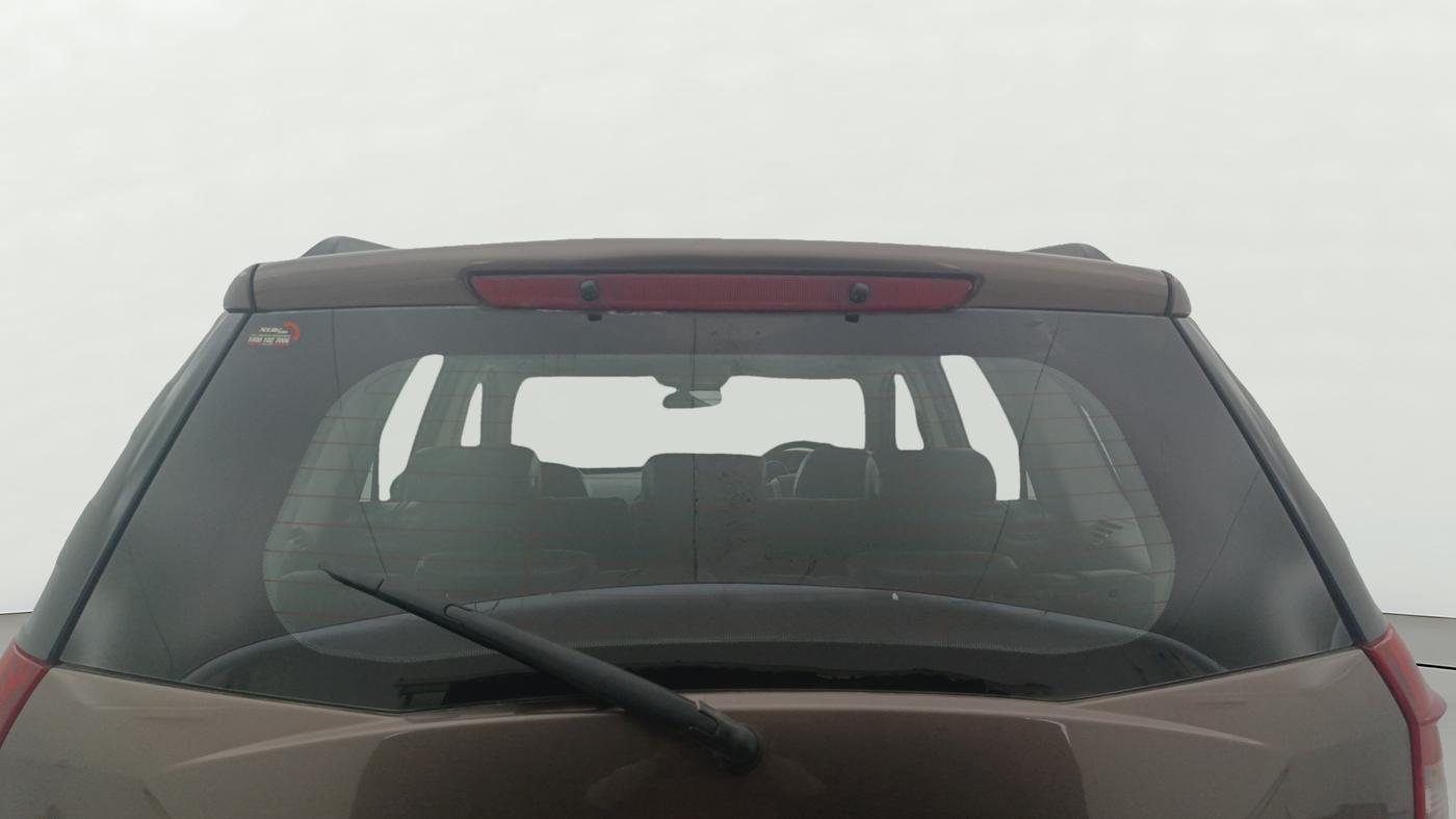 2017 Mahindra XUV500 W10, Diesel, Manual, 82,167 km, Rear Windshield