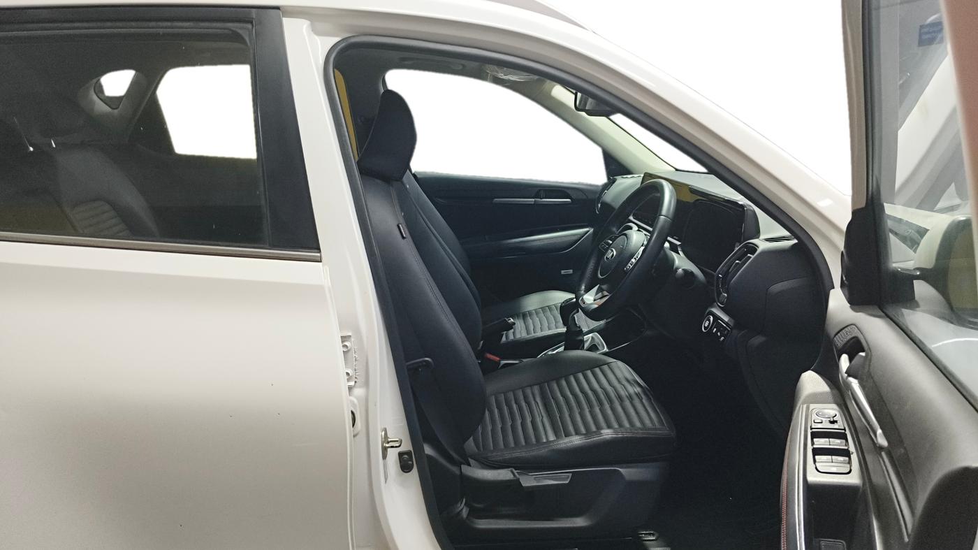 2021 KIA SONET GTX PLUS 1.0 IMT, Petrol, Manual, 26,813 km, Right Side Front Door Cabin