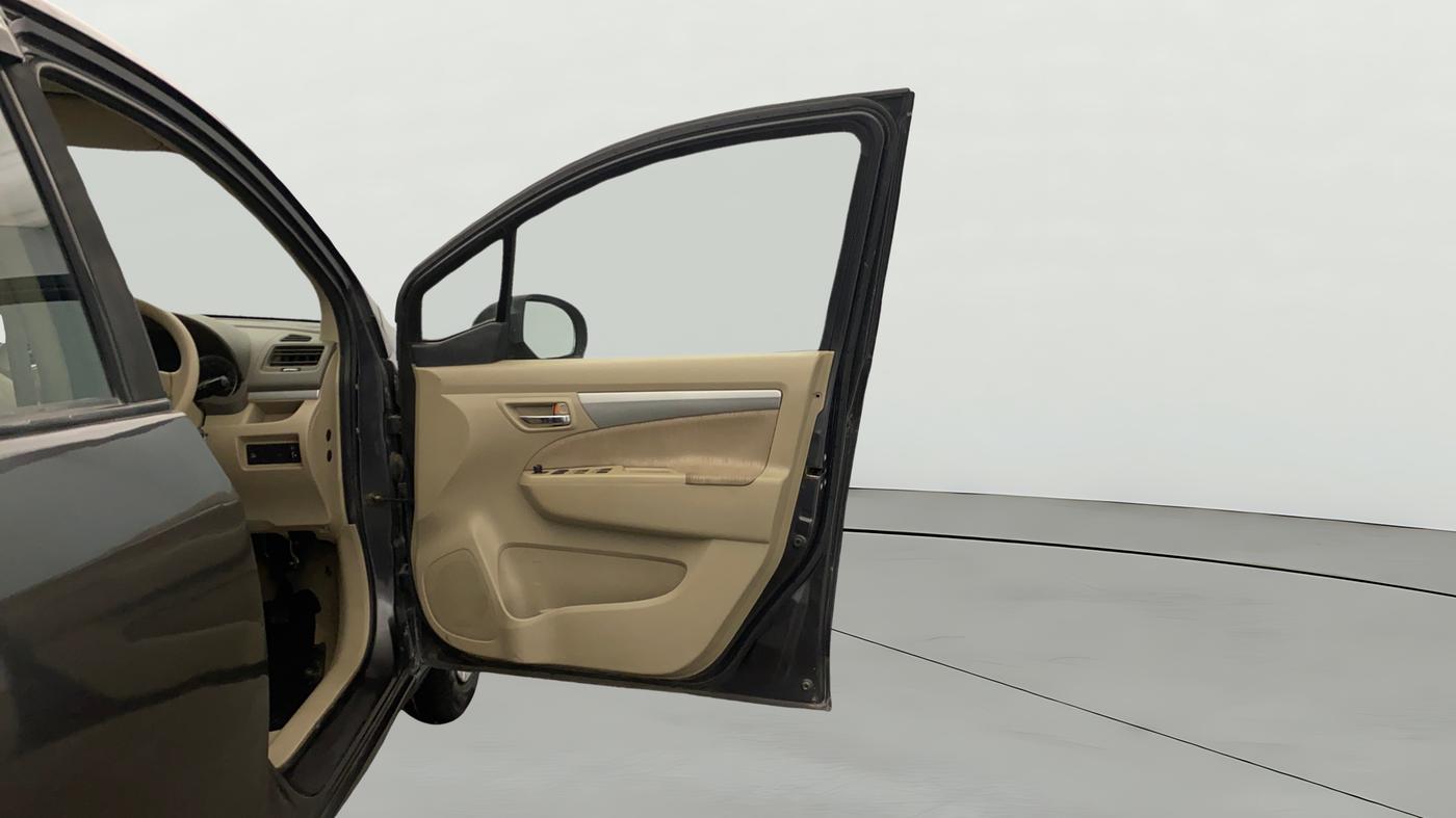 2014 Maruti Ertiga VXI, Petrol, Manual, 48,022 km, RHS Front Door