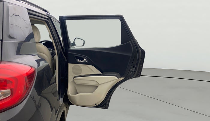 2019 Mahindra XUV300 W8 (O) 1.5 DIESEL, Diesel, Manual, 80,155 km, RHS Rear Door