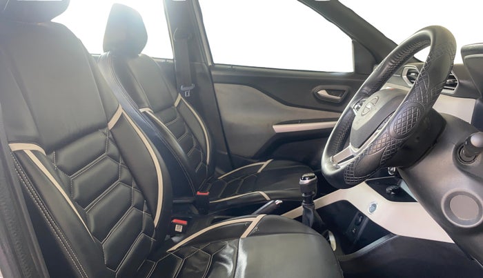 2023 Nissan MAGNITE XV MT, Petrol, Manual, 27,930 km, Right Side Front Door Cabin