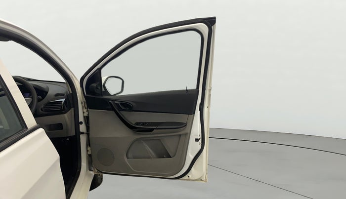 2017 Tata Tiago XT PETROL, Petrol, Manual, 70,942 km, RHS Front Door