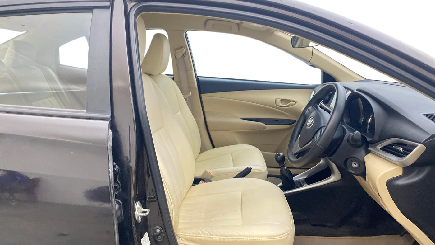 2021 Toyota YARIS J MT, Petrol, Manual, 57,949 km, Right Side Front Door Cabin