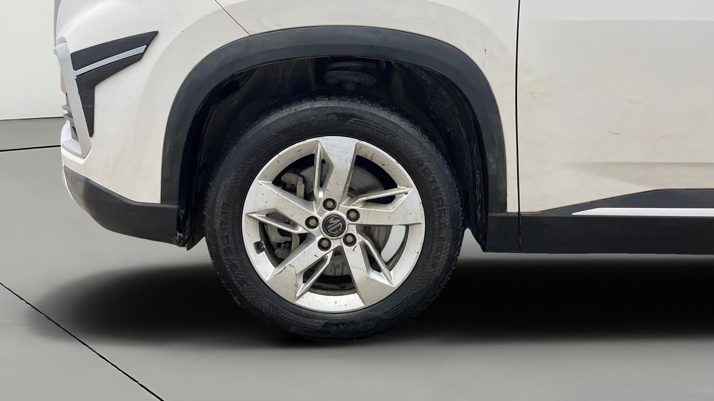 2020 MG HECTOR SUPER 1.5 PETROL, Petrol, Manual, 1,13,387 km, Left Front Wheel