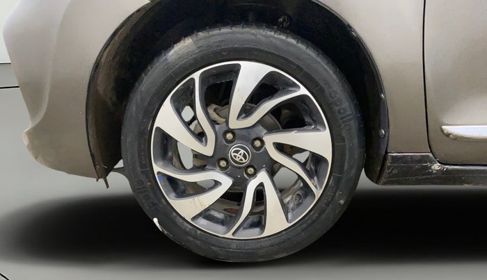 2021 Toyota Glanza V, Petrol, Manual, 39,544 km, Left Front Wheel