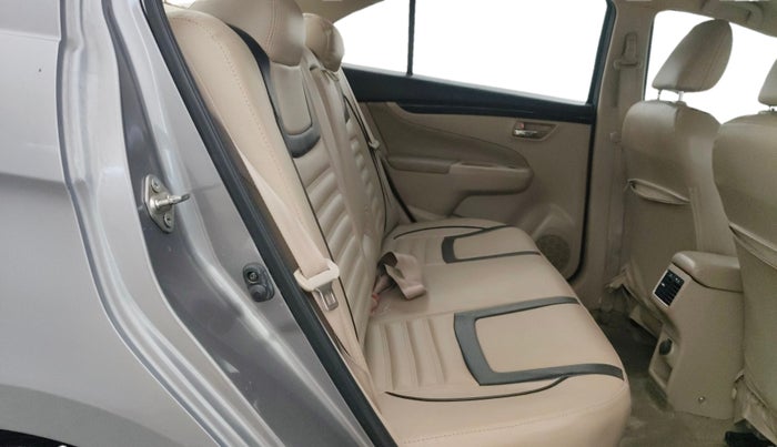 2016 Maruti Ciaz ZDI SHVS, Diesel, Manual, 72,307 km, Right Side Rear Door Cabin