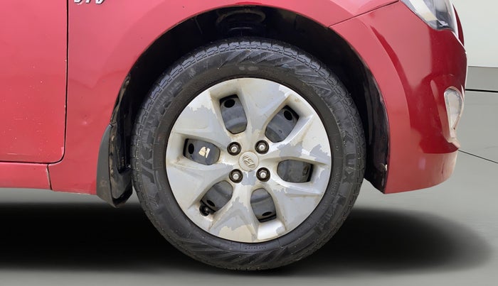 2017 Hyundai Verna FLUIDIC 4S 1.4 VTVT, CNG, Manual, 1,05,023 km, Right Front Wheel