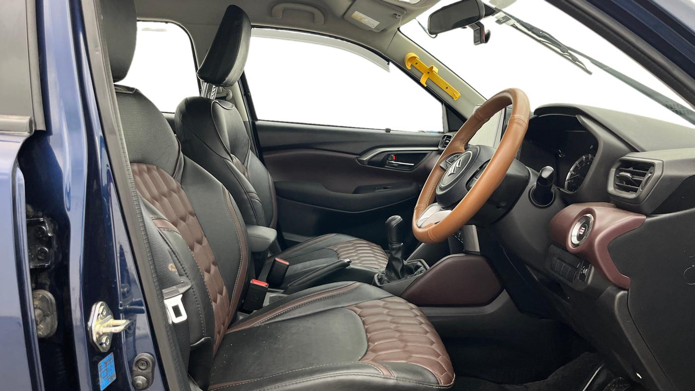 2024 Maruti Grand Vitara SIGMA SMART HYBRID, Petrol, Manual, 17,861 km, Right Side Front Door Cabin