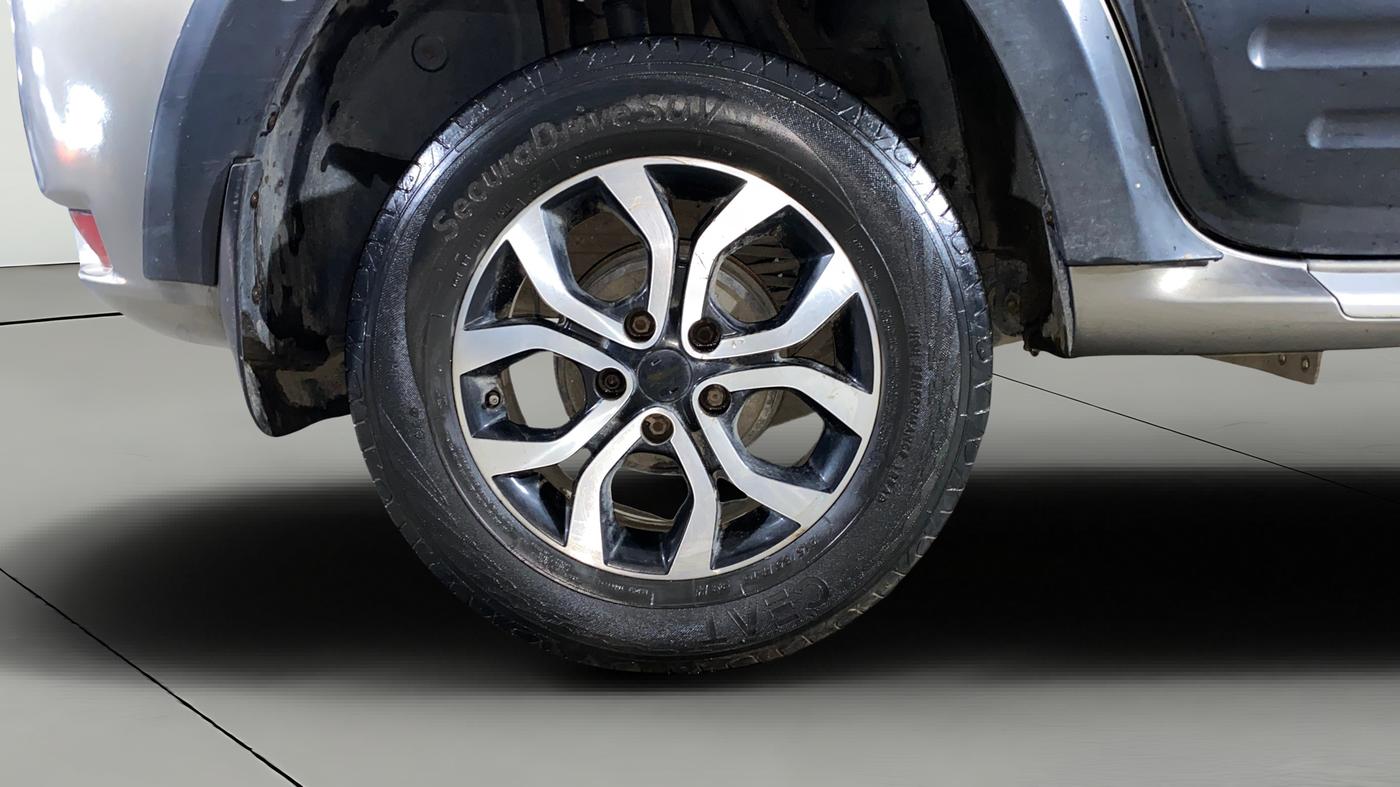 2016 Nissan Terrano XL (D), Diesel, Manual, 1,18,681 km, Right Rear Wheel