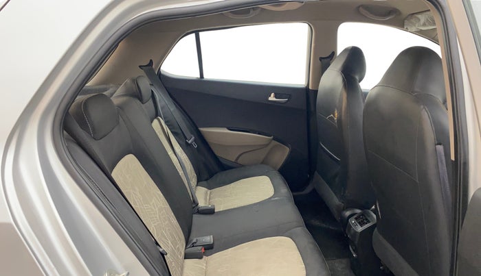 2015 Hyundai Grand i10 SPORTZ 1.2 KAPPA VTVT, Petrol, Manual, 31,215 km, Right Side Rear Door Cabin