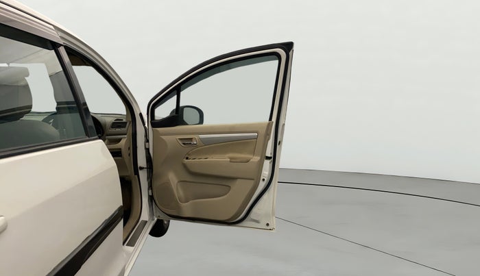 2018 Maruti Ertiga ZDI SHVS, Diesel, Manual, 79,225 km, RHS Front Door