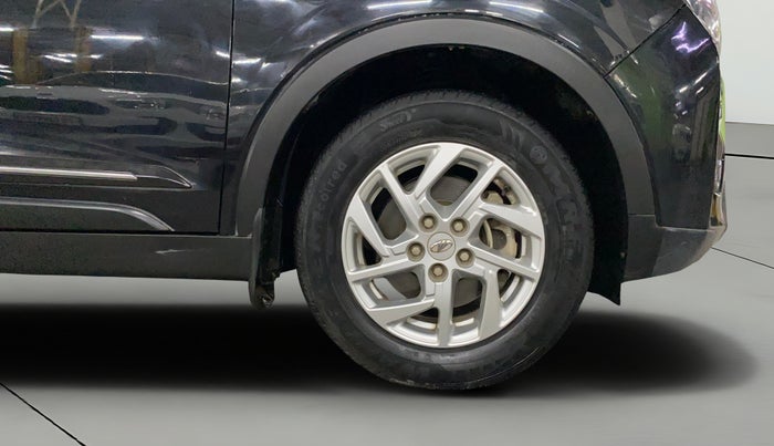 2022 Mahindra XUV300 W8 1.2 PETROL, Petrol, Manual, 41,305 km, Right Front Wheel