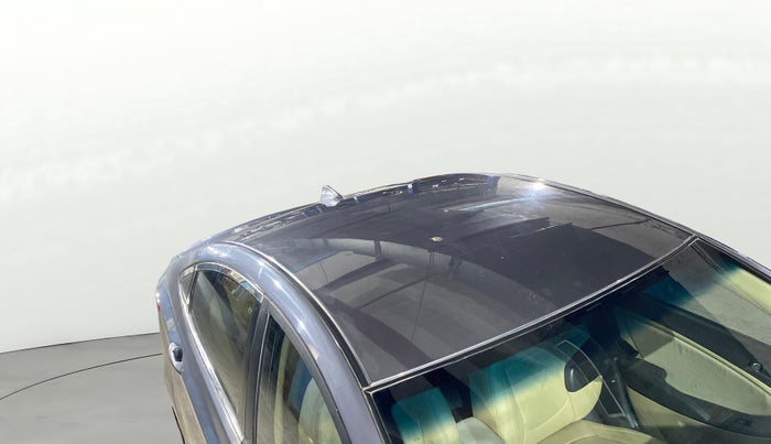 2017 Hyundai Verna 1.6 CRDI SX, Diesel, Manual, 91,585 km, Roof