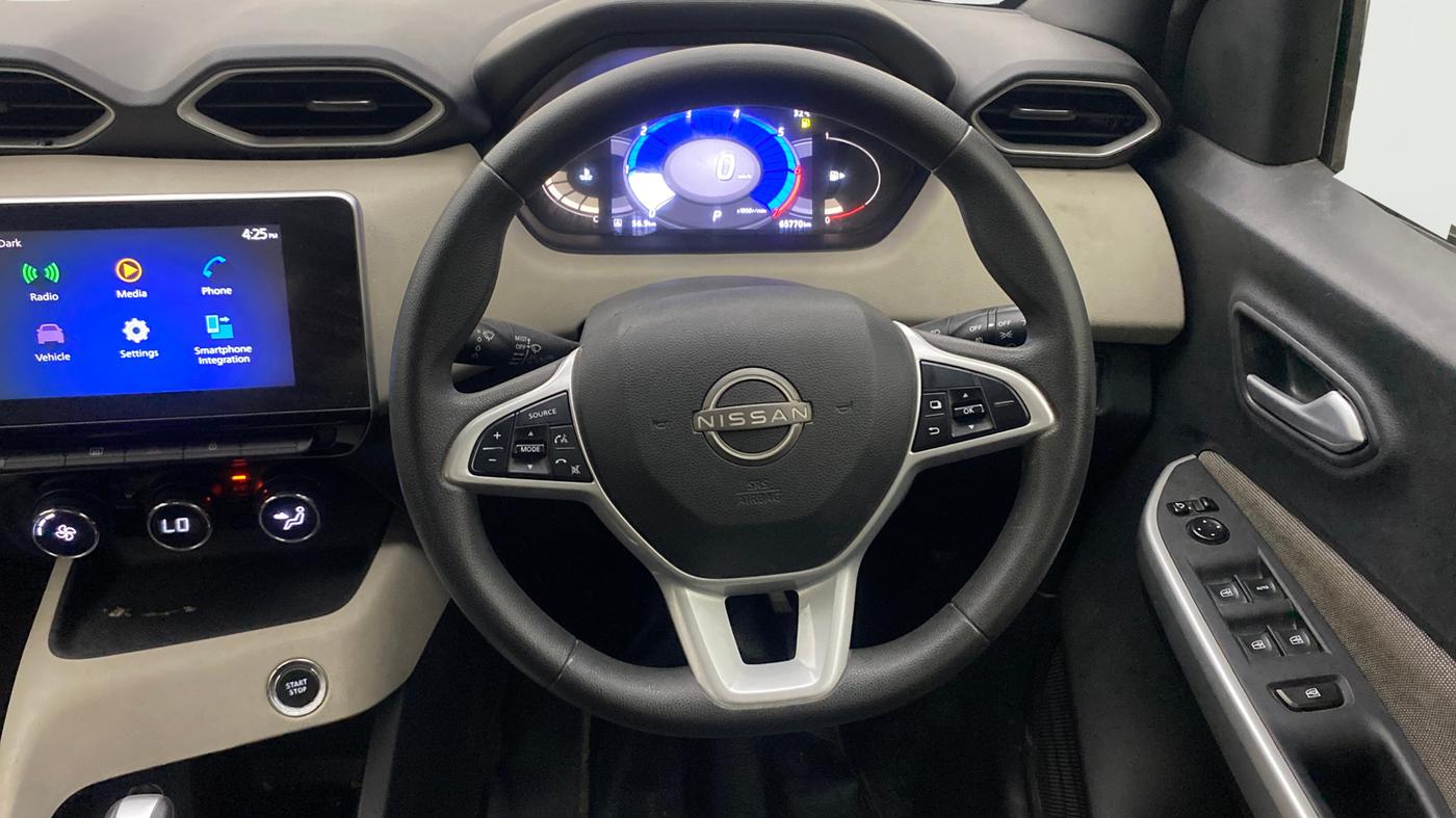 2022 Nissan MAGNITE XV TURBO CVT, Petrol, Automatic, 65,733 km, Steering Wheel Close Up