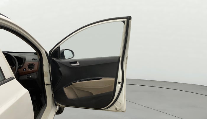 2014 Hyundai Grand i10 ASTA AT 1.2 KAPPA VTVT, CNG, Automatic, 95,515 km, RHS Front Door