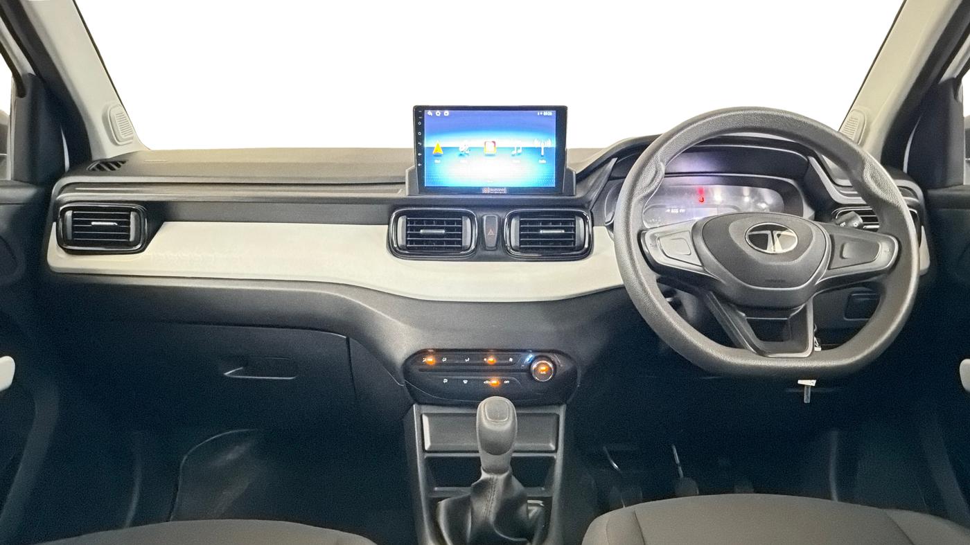 2024 Tata PUNCH PURE MT CNG, CNG, Manual, 27,604 km, Dashboard