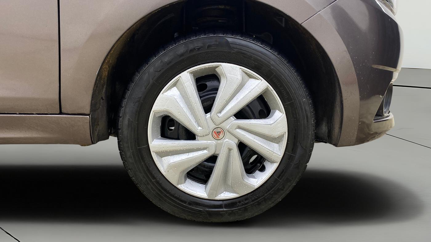 2017 Tata Tiago XT PETROL, Petrol, Manual, 75,258 km, Right Front Wheel