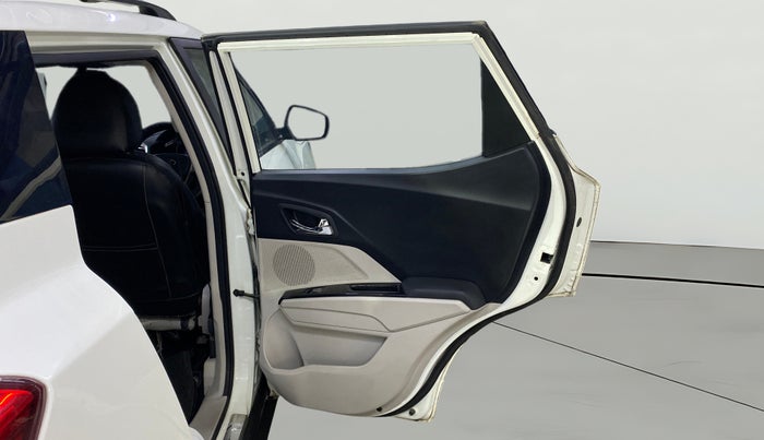 2020 Mahindra XUV300 W8 (O) 1.2 PETROL, Petrol, Manual, 28,357 km, RHS Rear Door