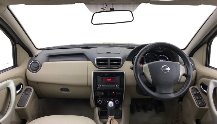 2016 Nissan Terrano XL (P), Petrol, Manual, 38,186 km, Dashboard