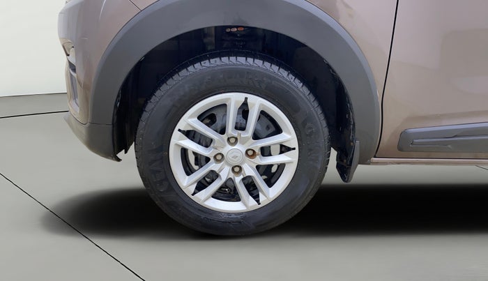 2023 Renault TRIBER RXT, Petrol, Manual, 28,302 km, Left Front Wheel