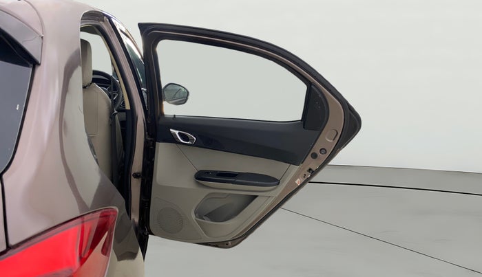 2016 Tata Tiago XZ PETROL, Petrol, Manual, 58,013 km, RHS Rear Door