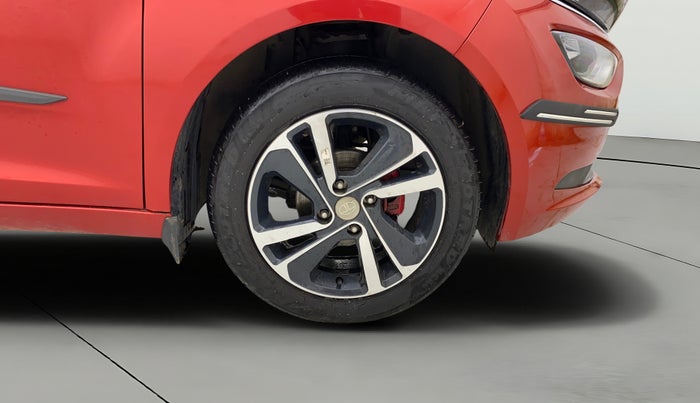 2023 Tata ALTROZ XZ PETROL, Petrol, Manual, 10,965 km, Right Front Wheel