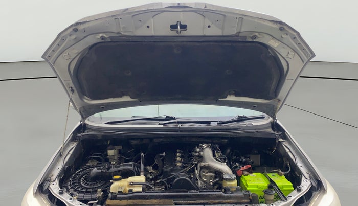 2015 Toyota Innova 2.5 VX 8 STR, Diesel, Manual, 1,02,630 km, Open Bonet