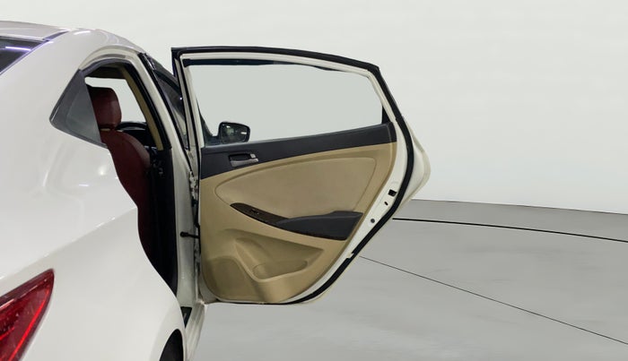 2017 Hyundai Verna 1.6 CRDI SX, Diesel, Manual, 1,00,677 km, RHS Rear Door