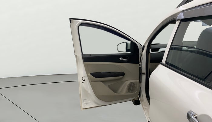 2020 Renault TRIBER RXZ AMT, Petrol, Automatic, 30,721 km, LHS Front Door