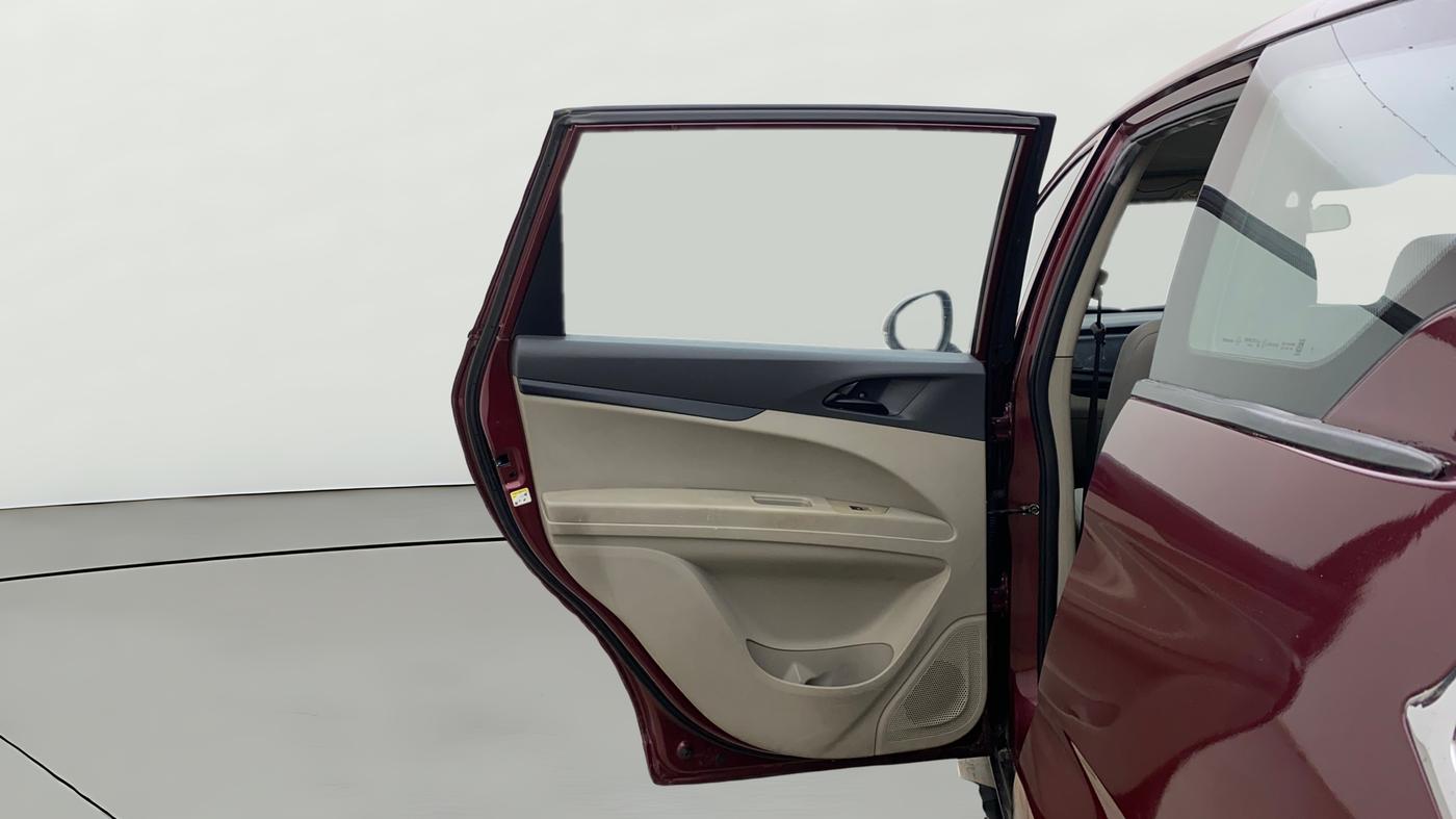 2018 Mahindra MARAZZO M2 7STR, Diesel, Manual, 84,207 km, LHS Rear Door